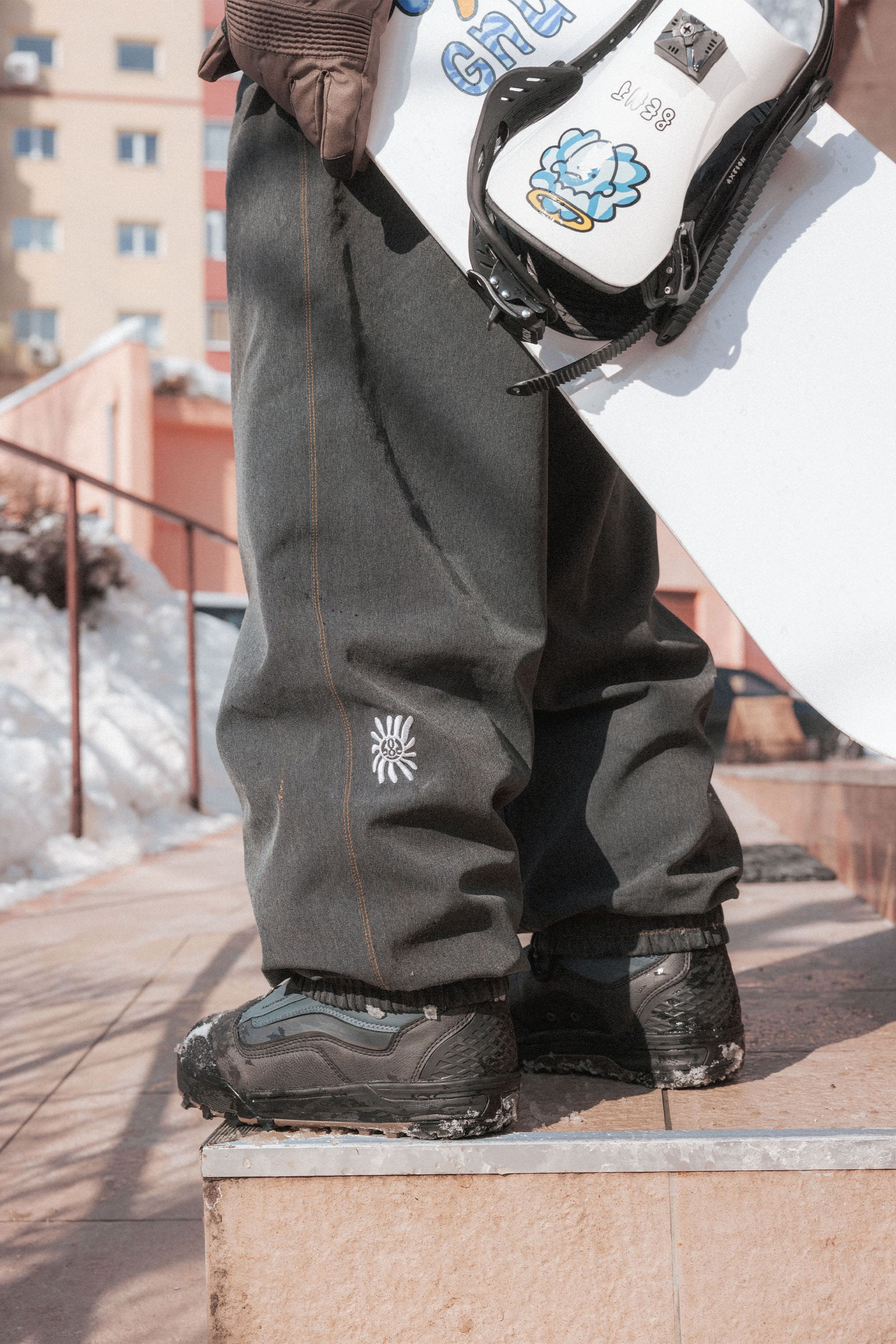 686 Technical Apparel  Men's Snow Pants & Bibs – 686.com
