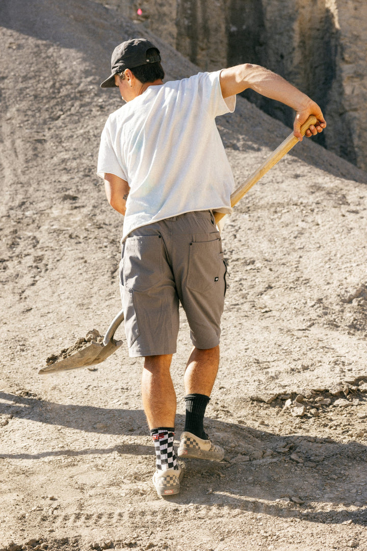 686® Men's Unwork® Everywhere Short — RHINO GREY (vista 2)