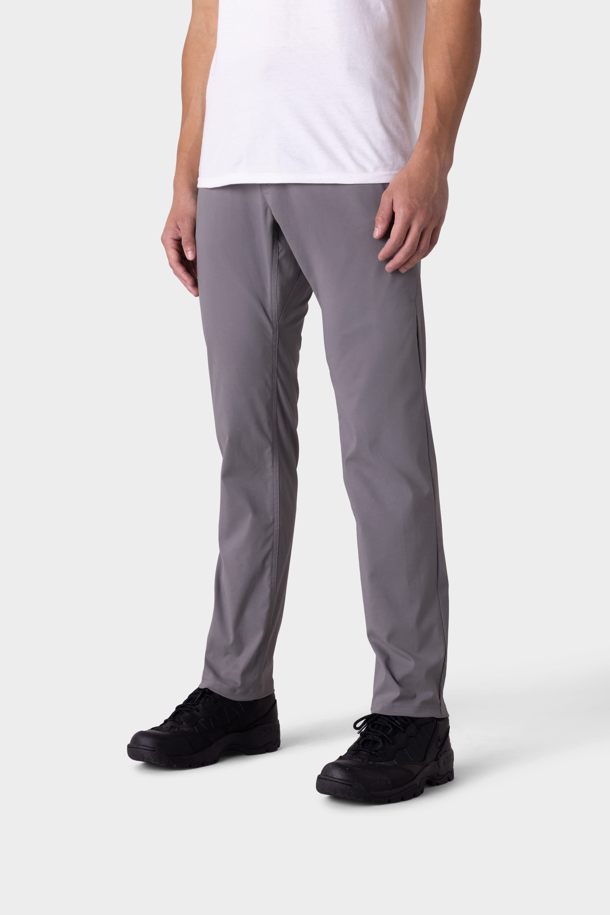Comparison between On The Fly Pants (4) and Keep Moving Pants (2) : r/ lululemon