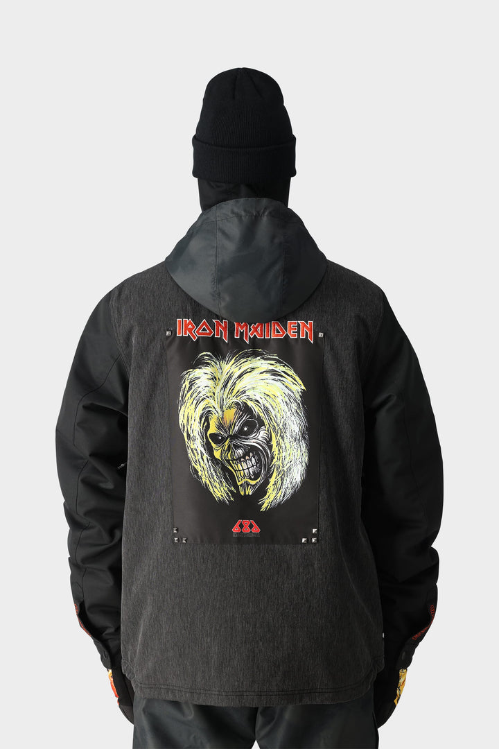 686 x Iron Maiden Men's Insulated Battle Jacket — IRON MAIDEN BLACK DENIM (vista 2)