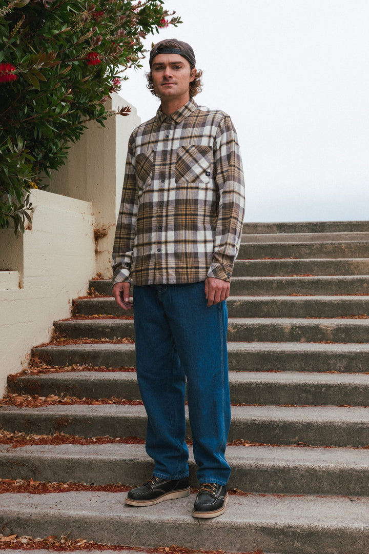 686 Men's Unwork® Hammerhead Denim Pant — BLUE WASH (vista 2)