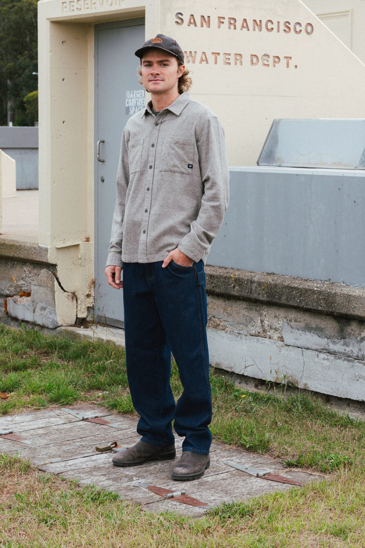 686 Men's Unwork® Hammerhead Denim Pant — DARK WASH (vista 2)