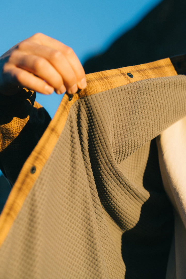686 Men's Heat Grid™ Flannel — CARAMEL (vista 2)