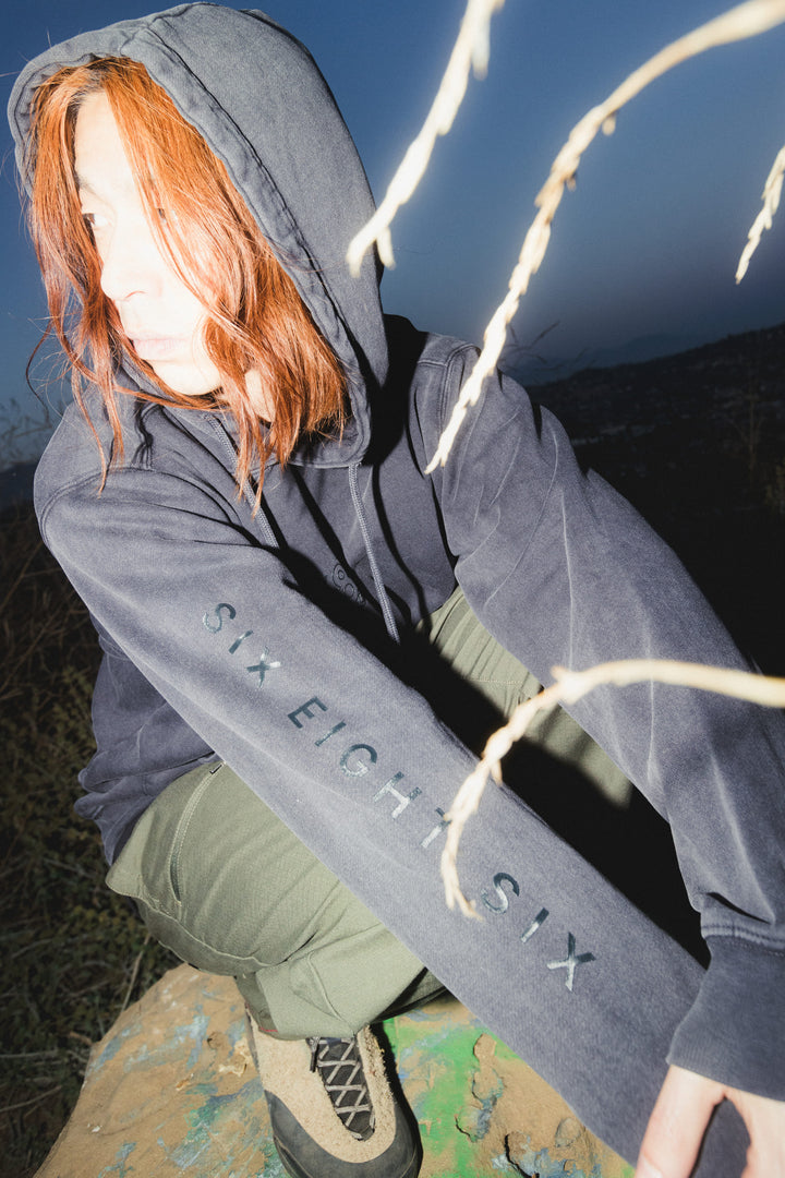 686 Men's High Def Relaxed LS Hoody — MINERAL BLACK (vista 2)
