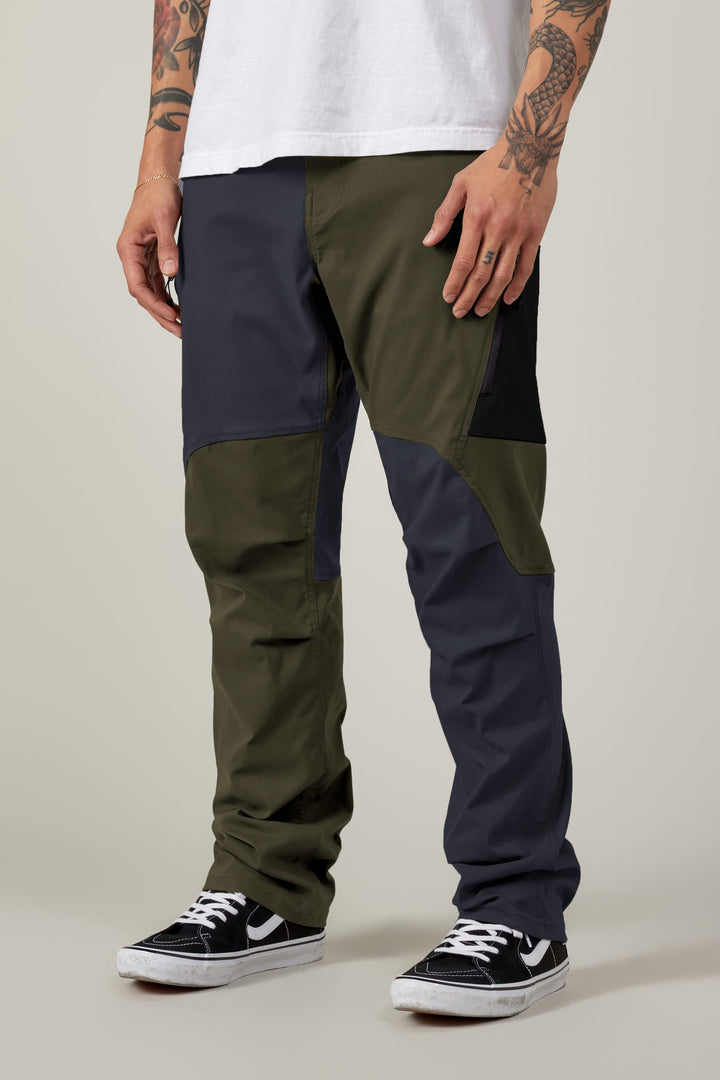 686 Men's Anything Cargo Pant - Relaxed Fit — DARK GREEN COLORBLOCK