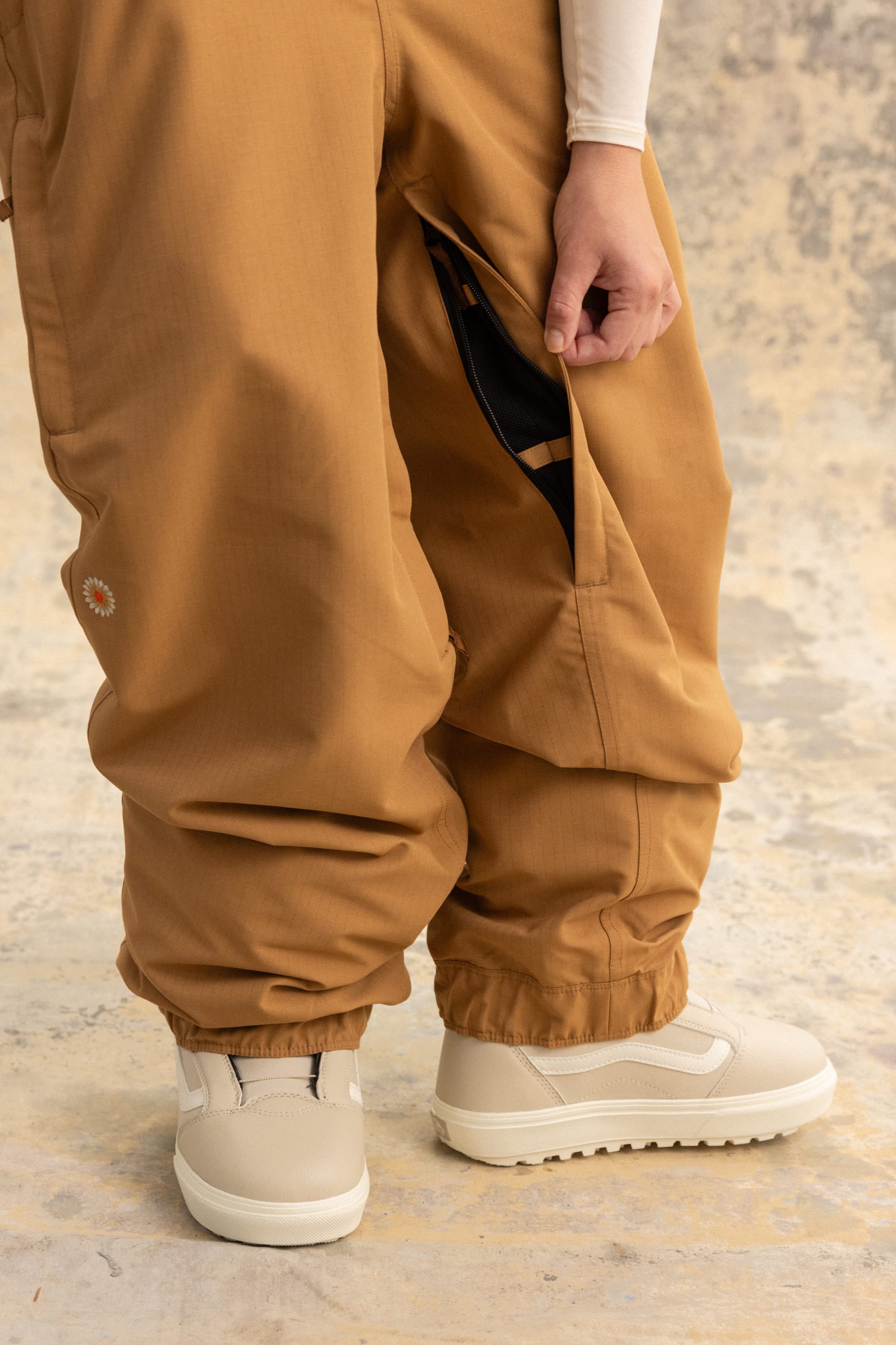 686 Women's Outline™ Shell Pant – 686.com