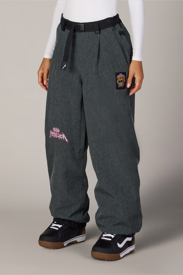 686 Women's Metallica Burning Skull Shell Pant — METALLICA BLACK DENIM (vista 2)